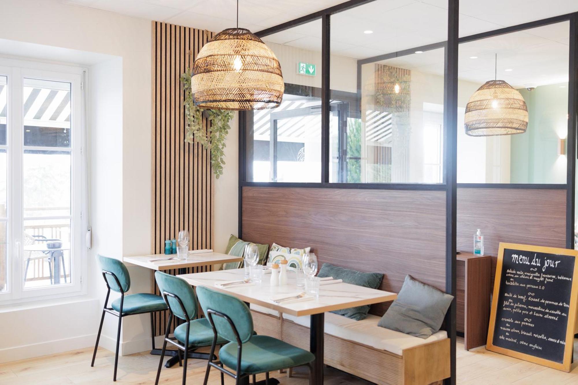 Le Pellerin L'Esplanade Hotel Restaurant Bar A Vin מראה חיצוני תמונה